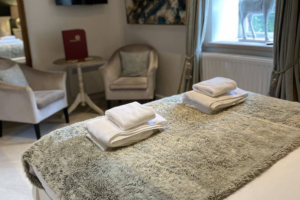 Brosterfield Suite - sleeps 2 guests  in 1 bedroom in Eyam, Derbyshire