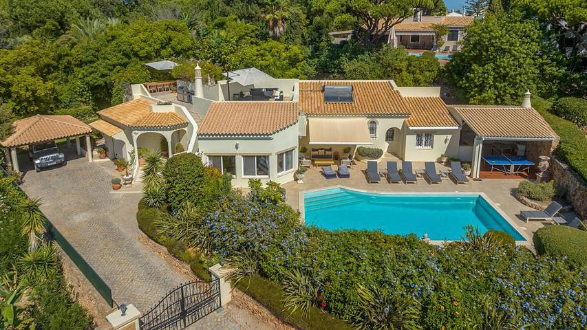 Holiday rental for 10 people, with Terrace and Garden in Quinta do Lago