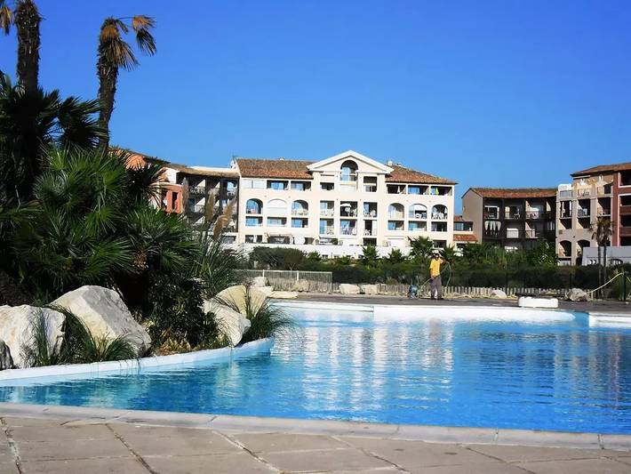 Gîte pour 7 personnes, avec terrasse ainsi que piscine et vue à Gassin - 4