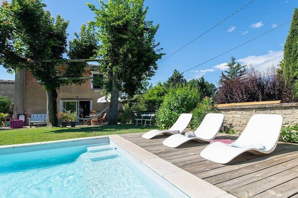 La Rose du Petit Bois, grande maison familiale avec piscine dans les monts d'or in Saint-Didier-au-Mont-d'Or, Lyon et ses environs