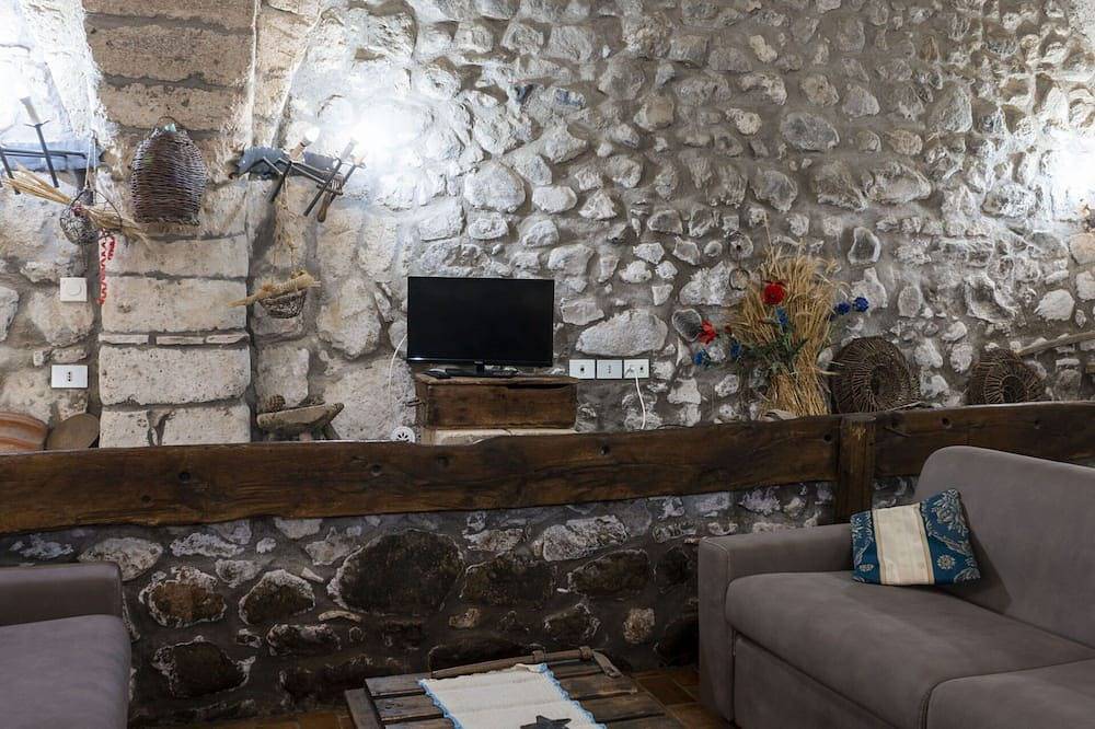 Gemütliche Wohnung in einem Ferienhaus mit Pool,  W-Lan, Tv, Innenhof, Haustiere erlaubt, Parkplatz in Bagnoregio, Viterbo Provinz