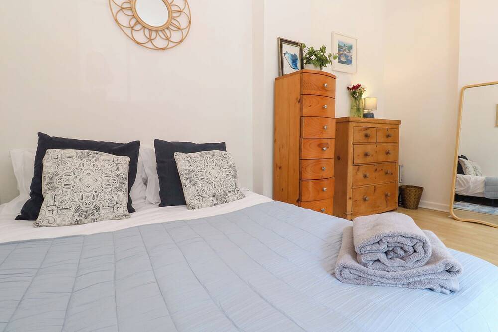 The Cow Shed, romantic, with a garden in Truro in Cornwall