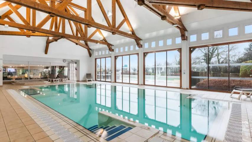 Gîte pour 7 personnes, avec piscine et jardin à Port-en-Bessin-Huppain