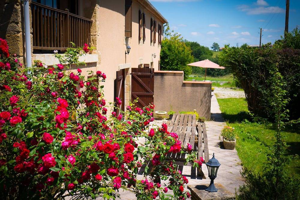 ... Demeure de Charme en Coeur de Gascogne, avec Jacuzzi & sauna in Estipouy, Gers