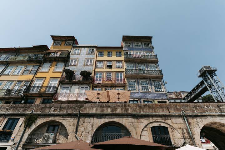Entire apartment, Apartment 'C 2 Quartos Vista Rio' with Wi-Fi and Air Conditioning in Sé (Porto), Porto