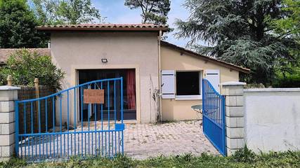 Location de vacances pour 11 personnes, avec jardin et bassin pour enfant ainsi que vue sur le lac et vue, animaux acceptés à Hostens