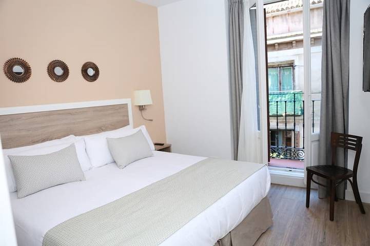 Appartement entier, Studio extérieur pour 3 personnes in Centro (Madrid), Madrid
