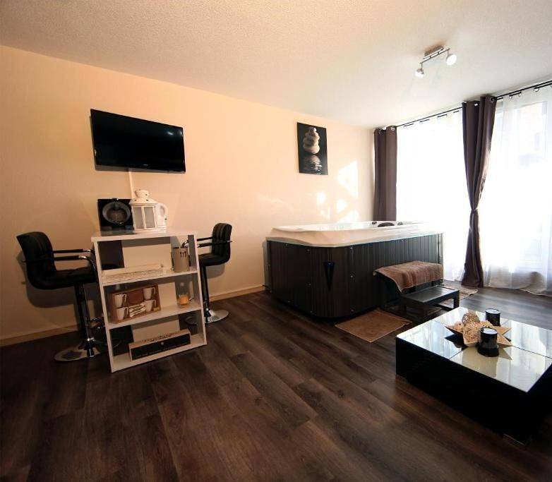 Ganze Wohnung, Jac-Cosy in Val-de-Travers, Massif du Jura