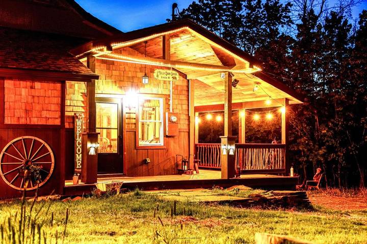 Chalet pour 10 personnes, avec terrasse ainsi que vue et sauna, animaux acceptés à Hunter