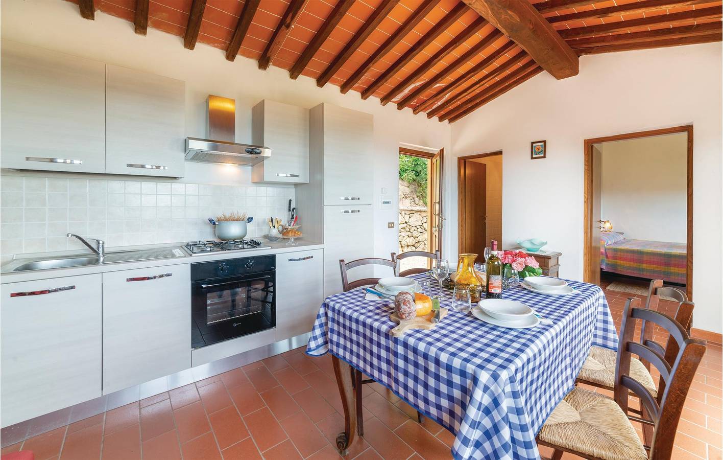 Ganze Ferienwohnung, Sommeraufenthalt: Pool, Parkplatz & WiFi in Loro Ciuffenna, Valdarno