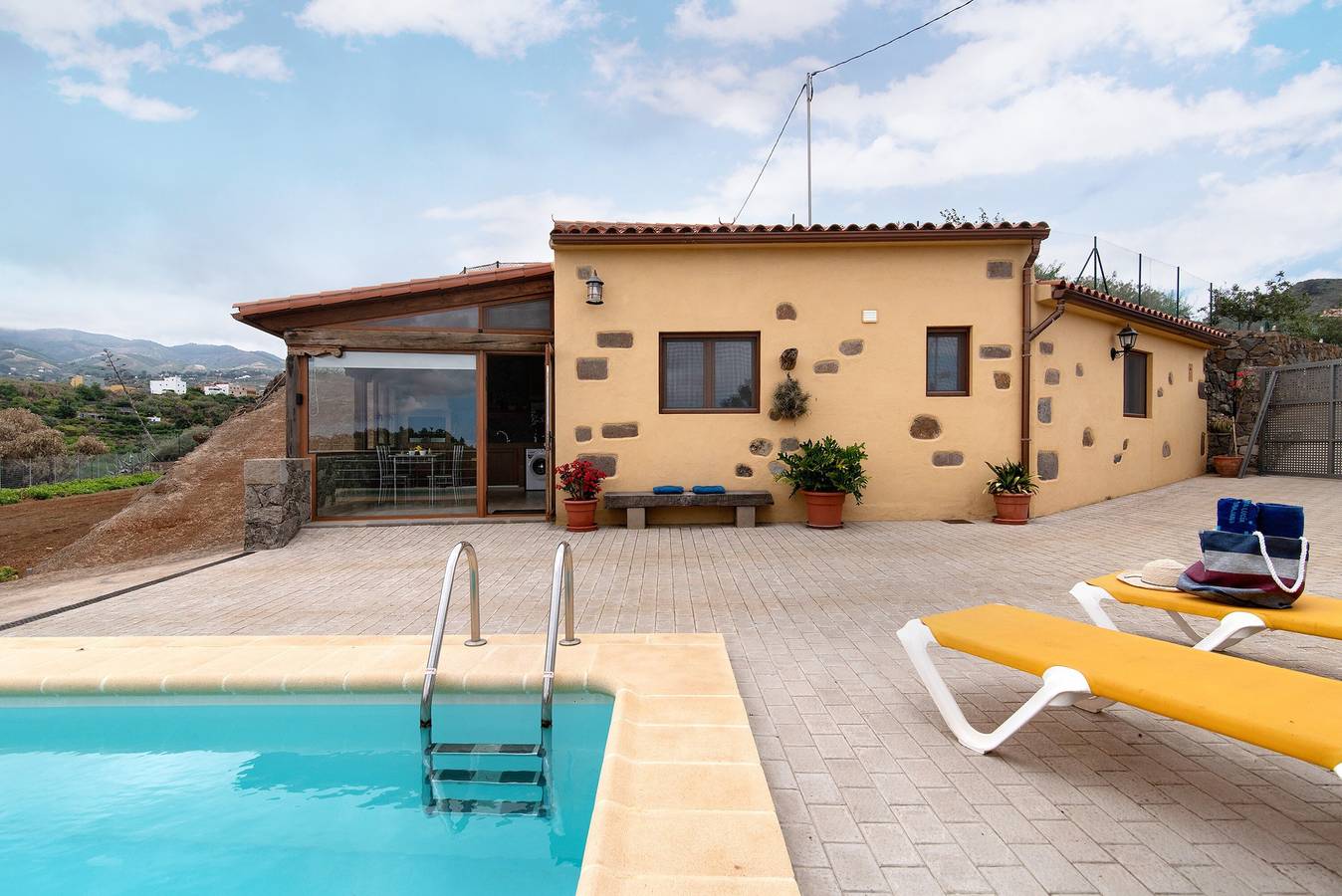 Finca Maison de vacances Tinamar Ii avec vue sur la montagne, piscine, Wi-Fi et jardin in Vega de San Mateo, Grande Canarie du Nord