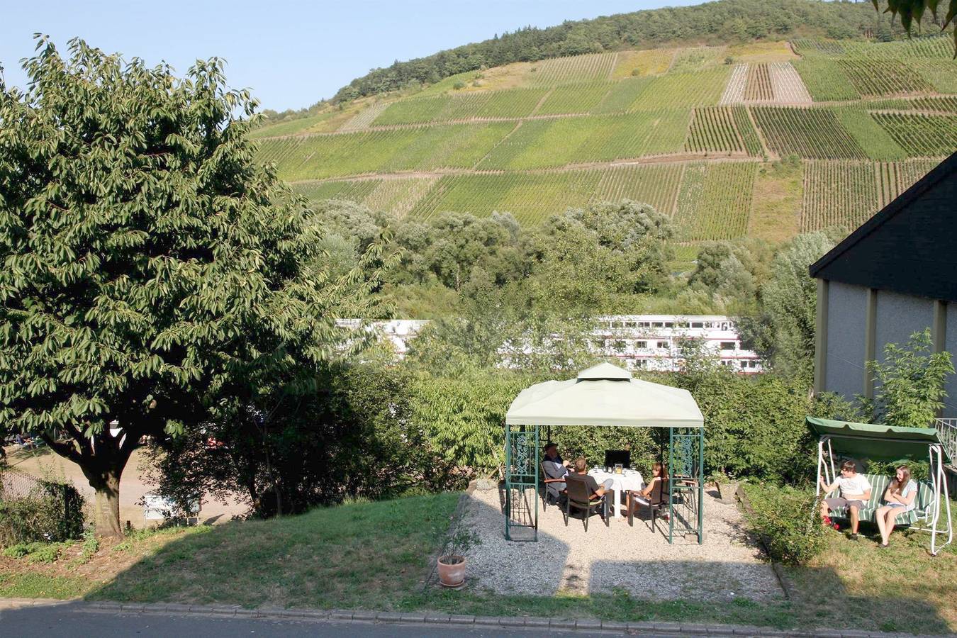 Ganze Ferienwohnung, Appartement/Fewo, Dusche oder Bad, Wc in Reil, Bernkastel-Kues & Umgebung