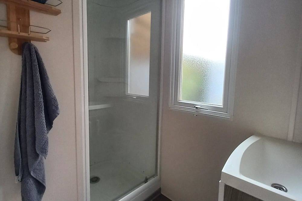 Mobile Home 6 personnes ,3 chambres 32m2 avec terrasse 14m2 semi couverte in Plages des Cabanes de Fleury, Vendres