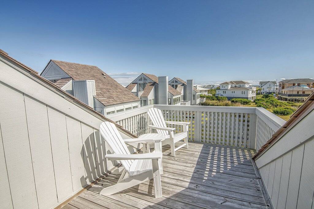 Ocean view villa with 2 decks and 2 golf carts; next door to Bhi Club in Cape Fear, Bald Head Island