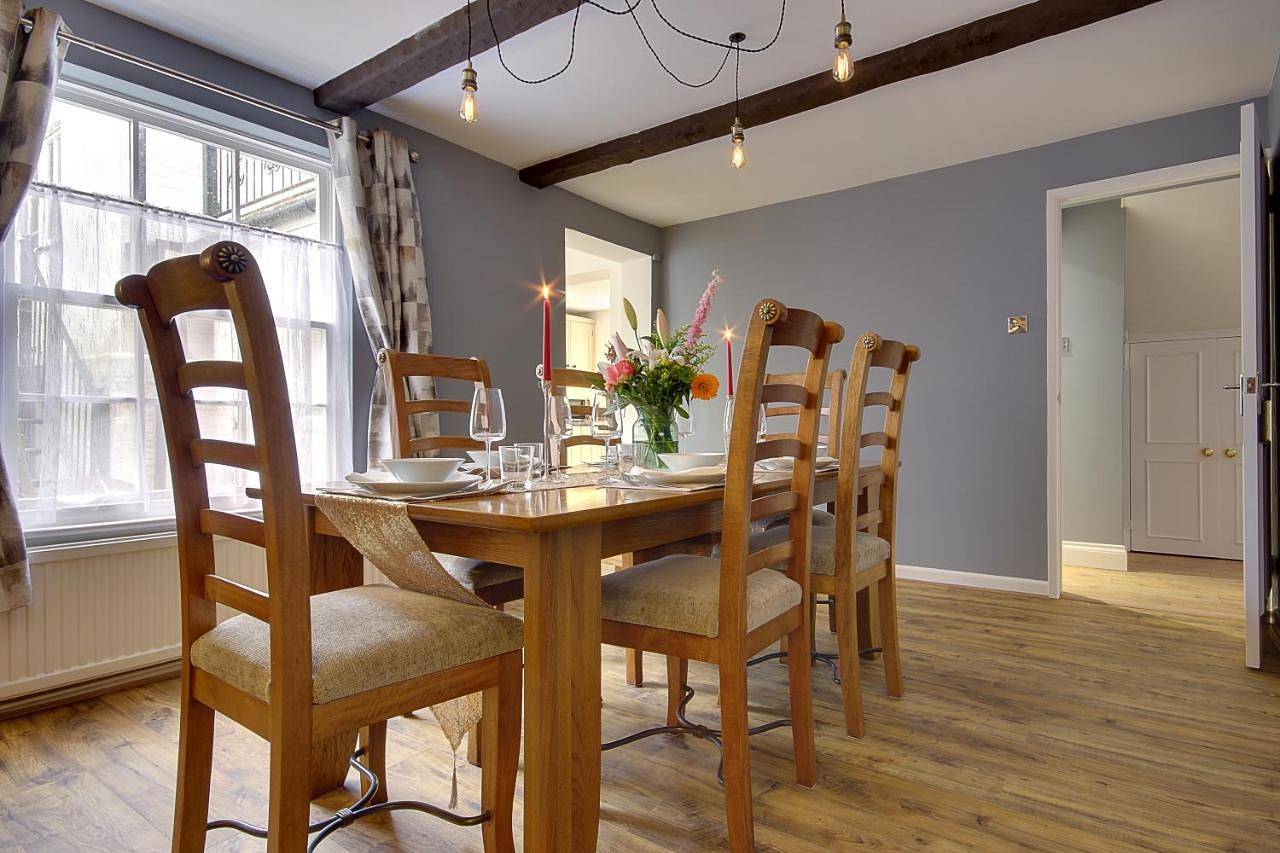Three-Bedroom Townhouse in Southampton, South East England