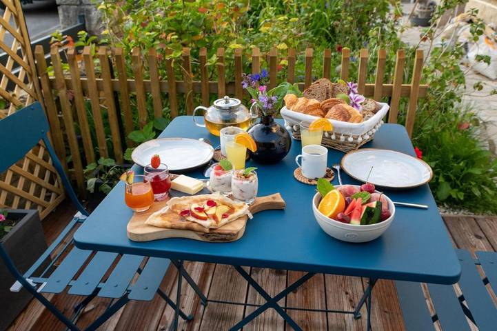 Chambre d’hôte pour 2 personnes, avec Terrasse ainsi que Jardin et Vue dans Saint-Brieuc