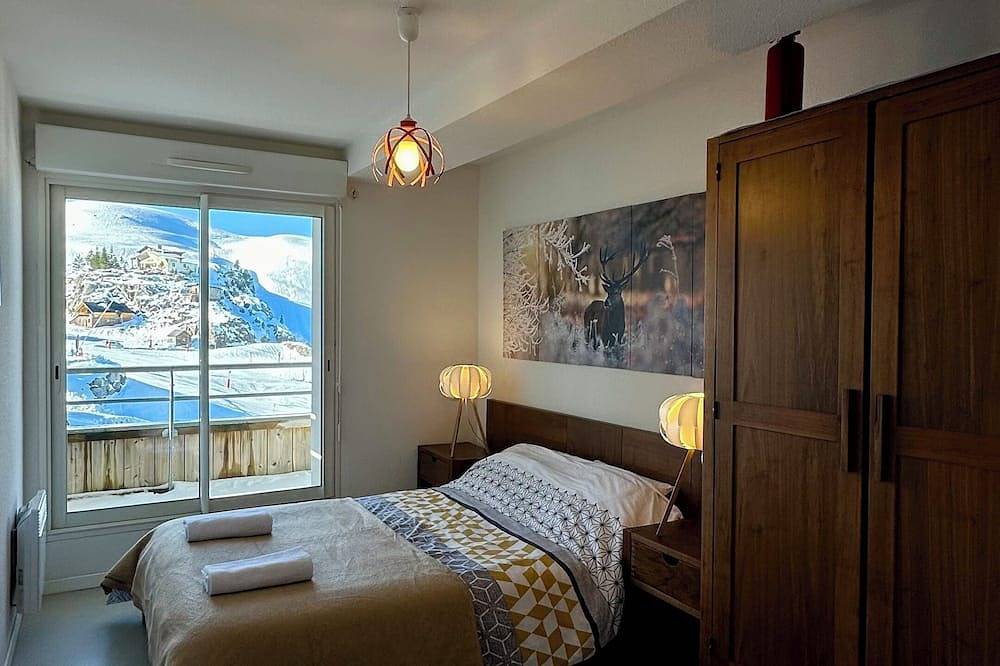 Ganze Wohnung, Apartment with balcony 150m from the slopes in Arette, Béarn