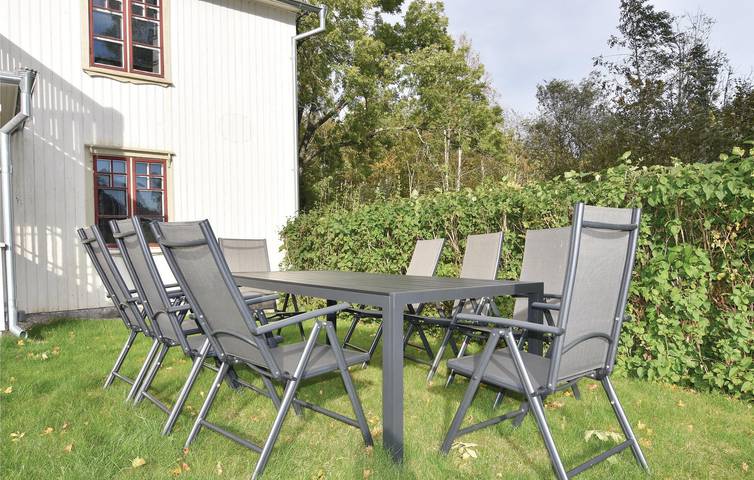 Ferienhaus für 12 Personen mit Garten in Mellerud, Vänern