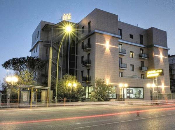 Hôtel pour 3 personnes, avec terrasse à Marinella di Sarzana - 3