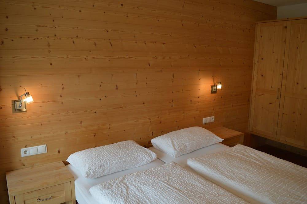 Schoene Ferienwohnung auf der Sonnenseite der Dolomiten in Plan da Tieja, Wolkenstein