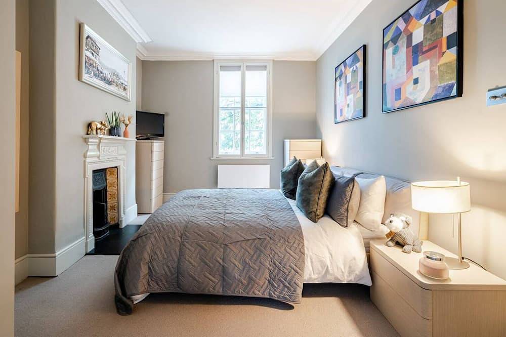 Entire apartment, Elegant 3-Bedroom Covent Garden Apartment with Modern Comforts in Covent Garden, London