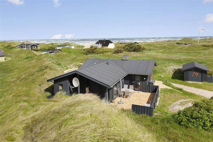 Ferieudlejning for 6 personer, med Terrasse i Rødhus