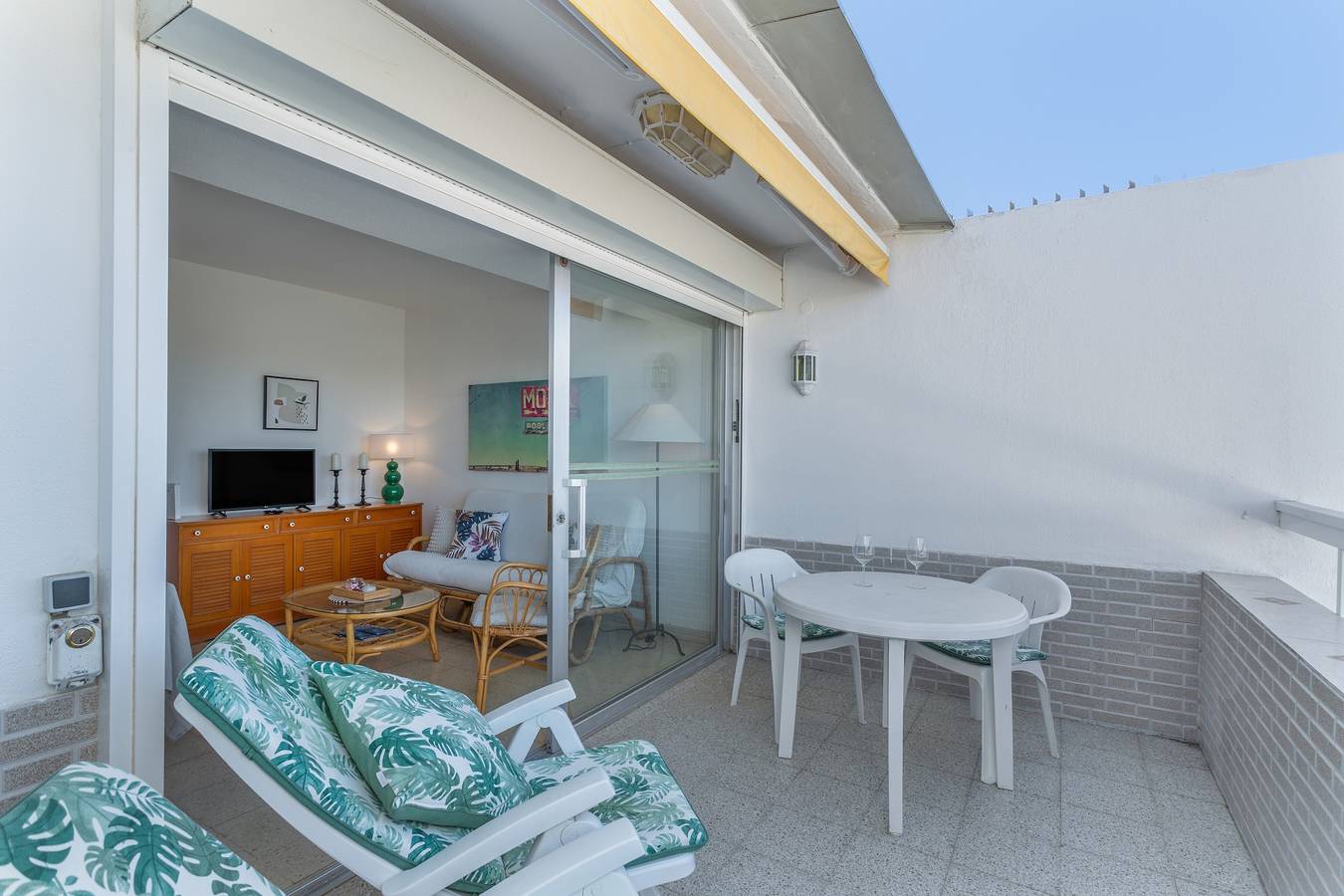 Entire apartment, Vacation Apartment 'Al Mar En San Agustín' with Sea View, Private Terrace and Wi-Fi in San Agustin, San Bartolomé de Tirajana