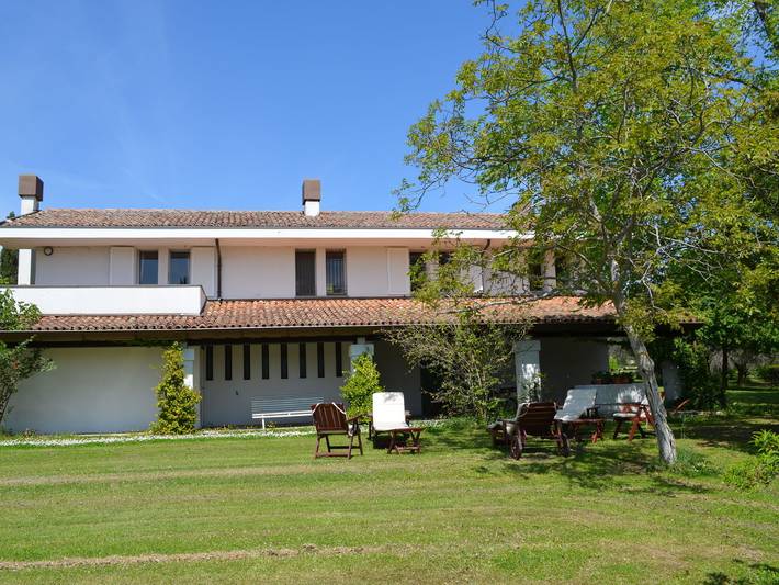 Ferienhaus für 9 Personen, mit Terrasse und Garten sowie Pool in San Marino