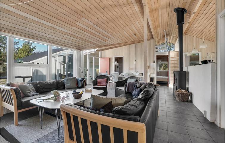 Ferienhaus für 10 Personen mit Terrasse in Slettestrand, Jammerbugt