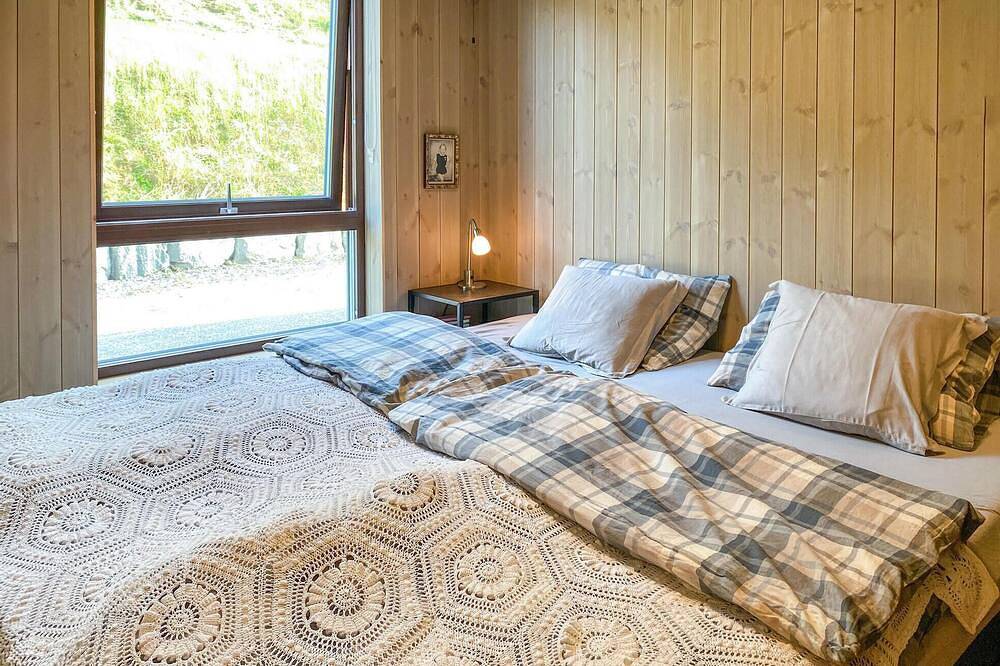 1 bedroom gorgeous home in Straumgjerde in Sykkylven 