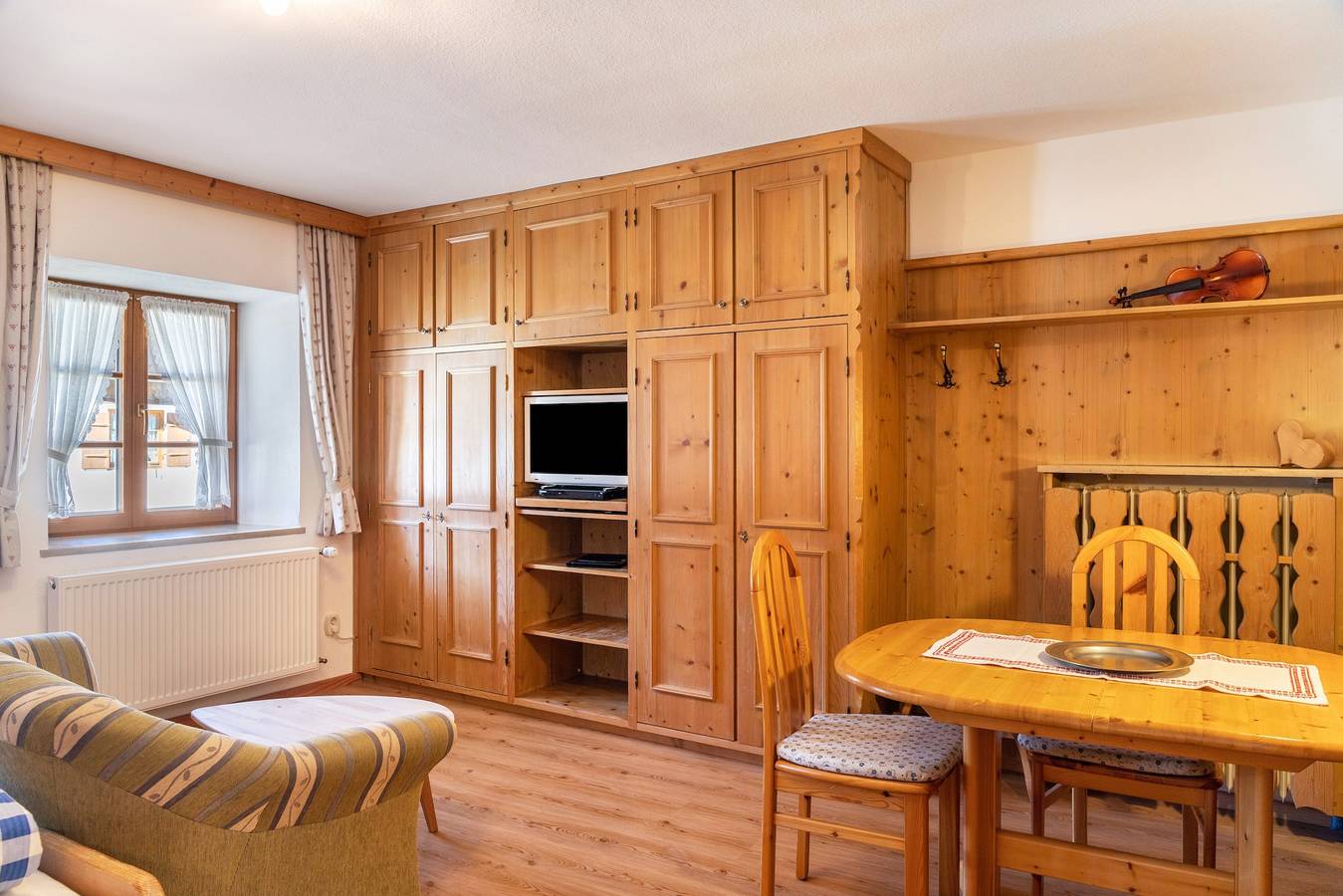 Appartement 'Museumsblick' met uitzicht op de bergen en Wi-Fi, foto 8