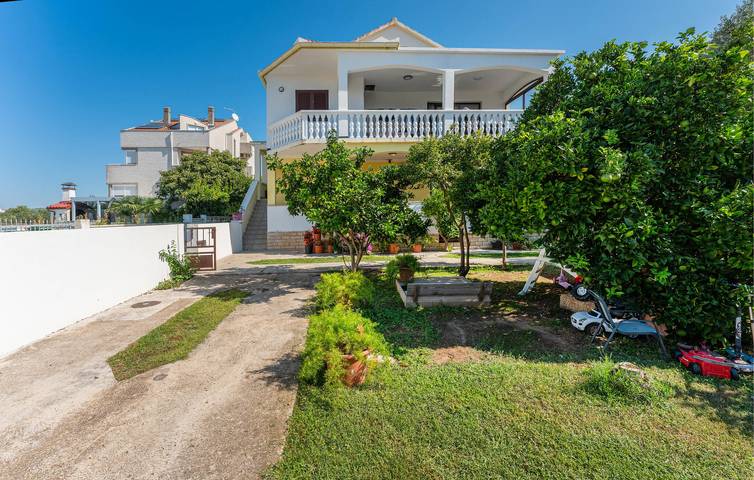 Ferienwohnung für 4 Personen, mit Garten in Bibinje - 2