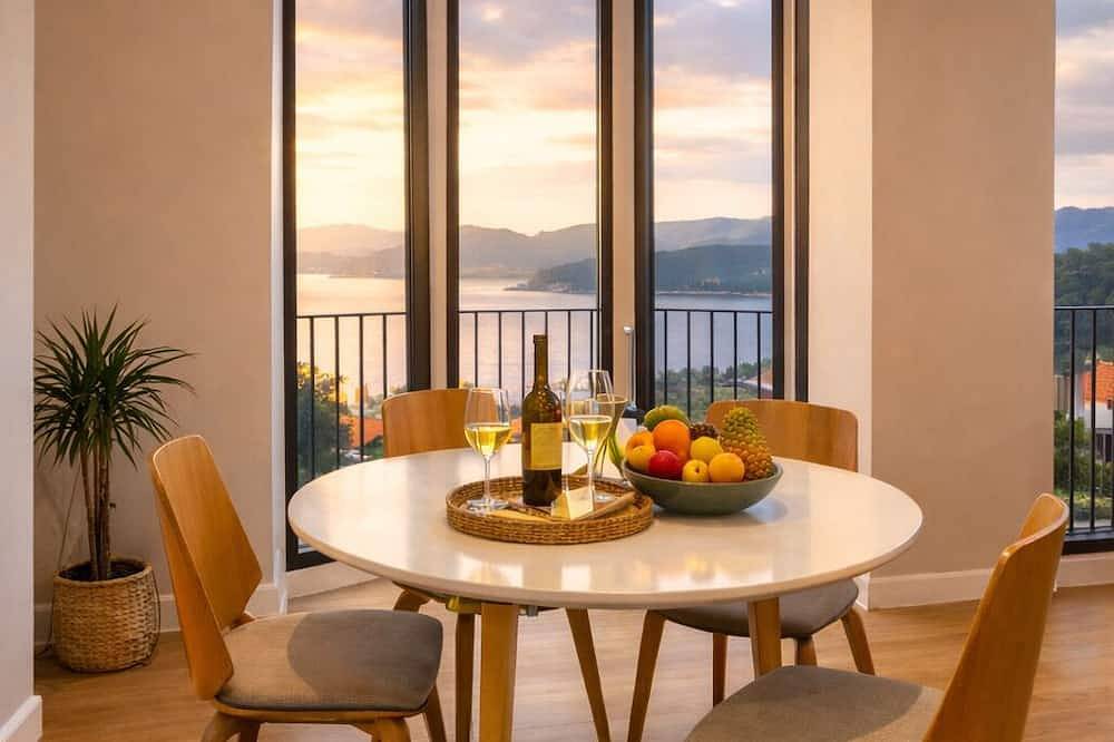 Entire apartment, Sea View - 2 Bedrooms - Pet Friendly - Ideal for Families - Noia in Boa, Noia