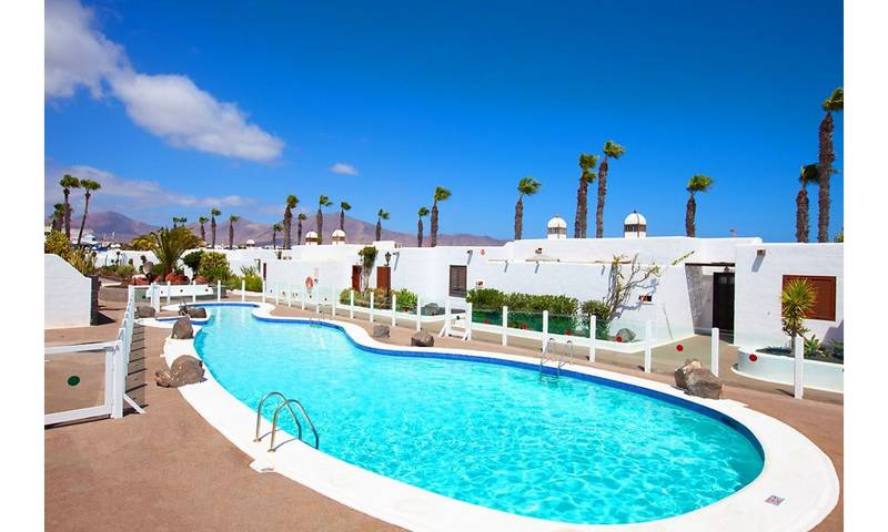 Ganze Wohnung, Ferienwohnung Puerto Chico R mit Meerblick, Pool, Terrasse & WLAN in Playa Blanca, Yaiza