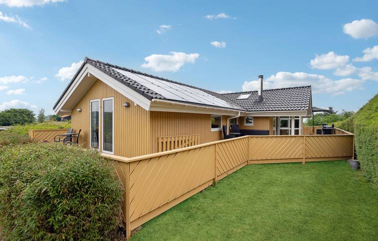 Ferienhaus für 10 Personen, mit Terrasse und Pool sowie Sauna und Whirlpool auf Langeland - 4
