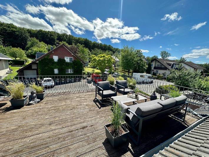 Ferienwohnung für 4 Personen, mit Balkon und Terrasse sowie Garten in Büren