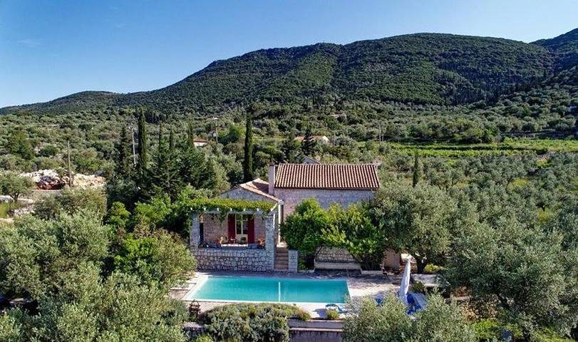 Villa voor 6 personen, with tuin and whirlpool as well as zwembad in Ithaka