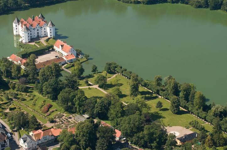Ganze Wohnung, Ferienwohnung 'Schloss Glücksburg' mit Seeblick und Wi-Fi in Stadt Glücksburg, Glücksburg