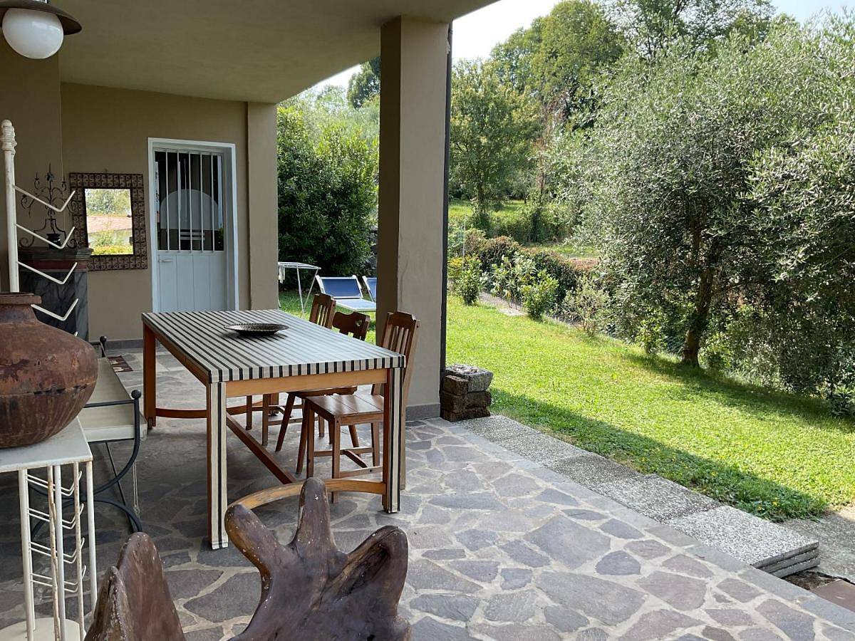 Apartment with lake view and garden in Soiano del Lago, Gardasee-Berge