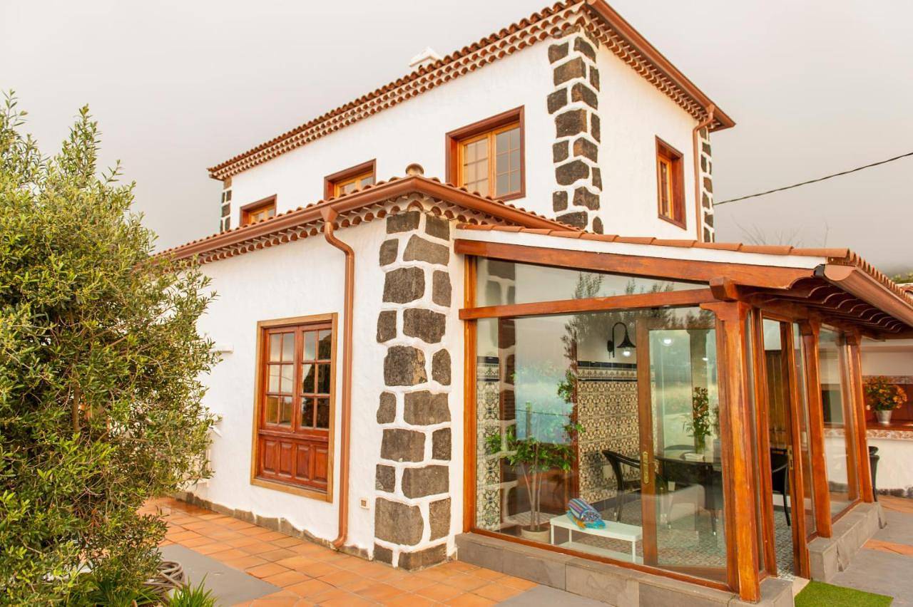 Three-Bedroom Villa in San Juan de la Rambla, Teneriffa Nord