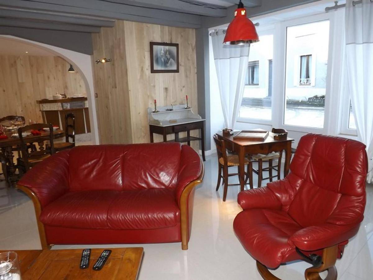 Charmante maison rénovée, 3 ch, proche Salers et Monts du Cantal, 6 pers, toutes charges incluses - Fr-1-742-30 in Pleaux, Région de Mauriac