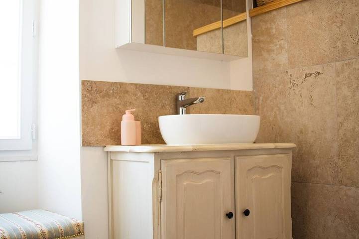 Gîte pour 6 personnes, avec jardin à Sanxay - 4
