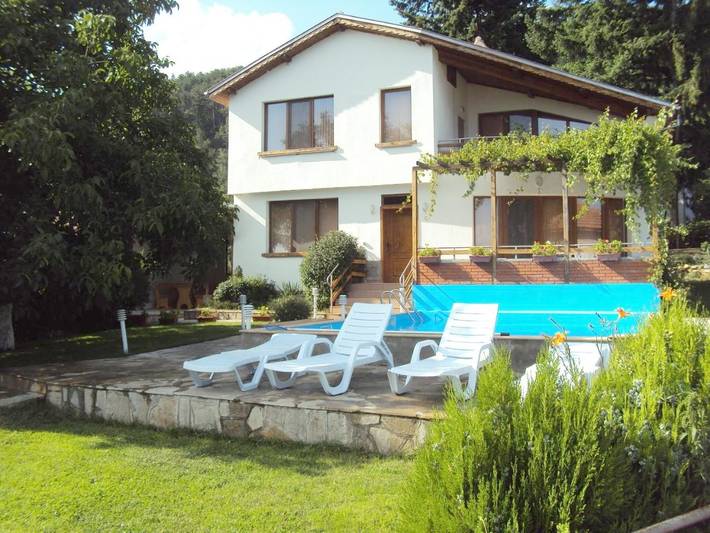 Villa pour 10 personnes, avec piscine et jacuzzi ainsi que jardin et sauna en Bulgarie