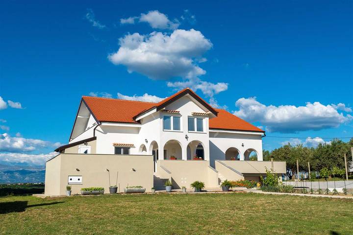 Ganze Wohnung, Ema's Olive Garden Apt 1 - Nur für Familien 4+2 in Poličnik, Zadar