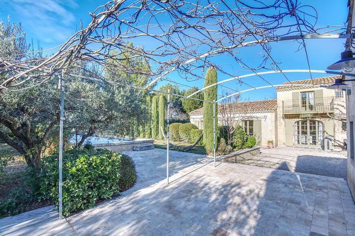 Location de vacances pour 10 personnes, avec jardin ainsi que terrasse et sauna à Eygalières - 2