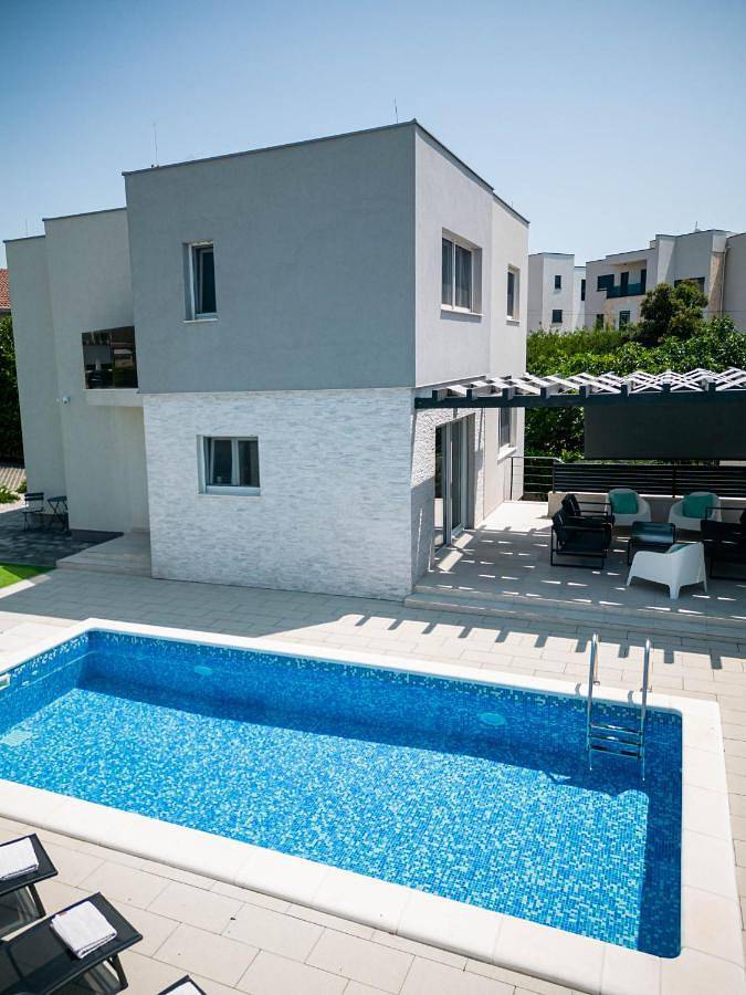 Villa pour 8 personnes, avec jardin et piscine à Šibenik - 2