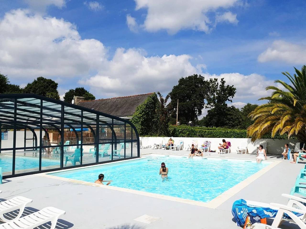 Zecamping 3  étoiles animé 500m plage piscine couverte dog friendly animations in Fouesnant, Quimper en omgeving