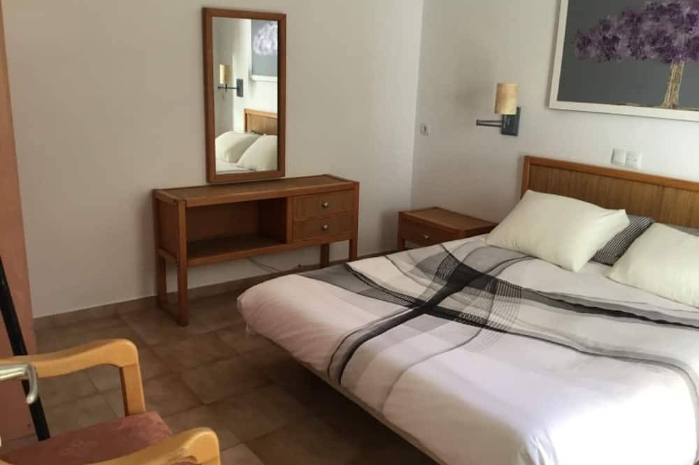 Appartement entier, Primavera, Sunshine next to the Sea and all Amenities in Costa del Silencio, Arona