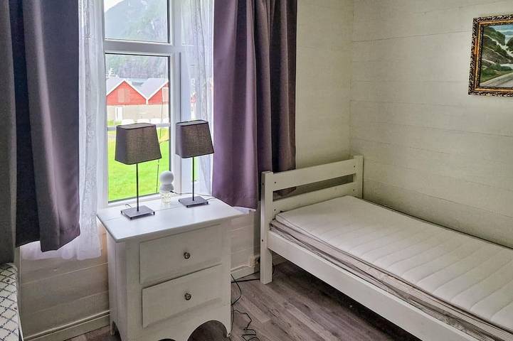 Haustierfreundliches Ferienhaus in Fjæra mit Meerblick in Etne