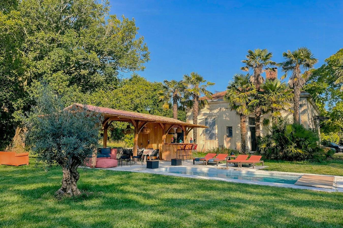 Vacation Rental for 10 Guests in Vendays-Montalivet, Côte d’Argent